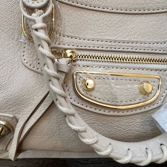 $SOLD$ Cream Genuine Leather handbag with Gold hardware - Picture 14 of 15